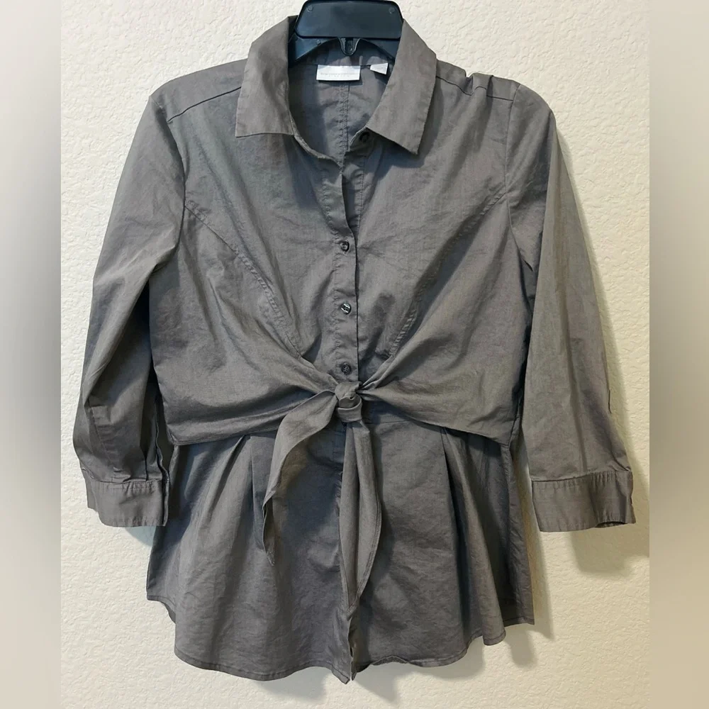 New York & Company Gray Tie Front Button Down Blouse Size Medium EUC - Picture 5 of 5
